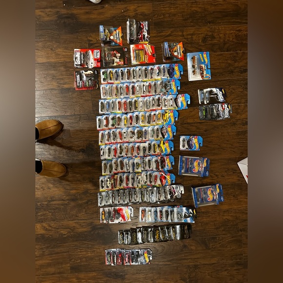 HOTWHEELS COLLECTION - Picture 5 of 5